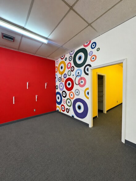 More Photos Of 1331 E Compton Blvd, Compton Storefront For Lease