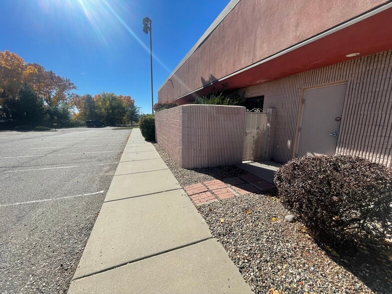 More Photos Of 2700 Farmington Ave, Farmington Office For Sale