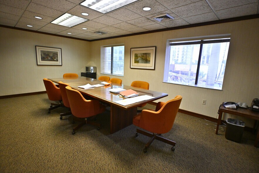 More Photos Of 2650 Biscayne Blvd, Miami Office For Lease