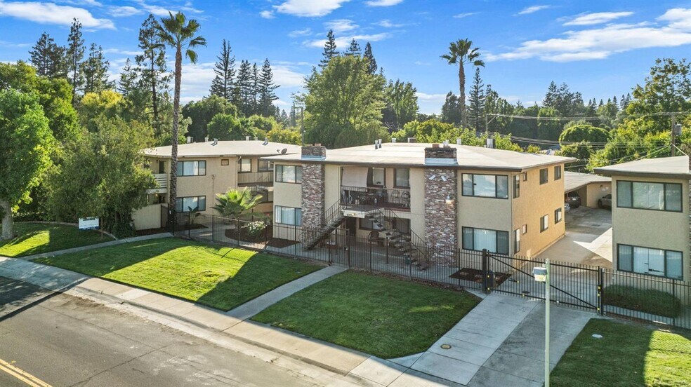 More Photos Of 6004-6012 Gloria Dr, Sacramento Apartments For Sale