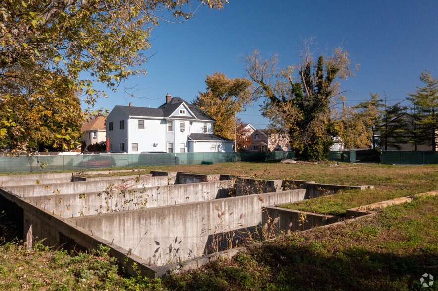 More Photos Of 33 Park Pl, Lynbrook Land For Sale