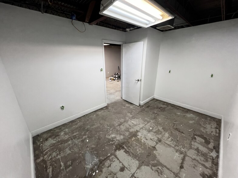 More Photos Of 1457 W Maple Ave, Denver Warehouse For Sale