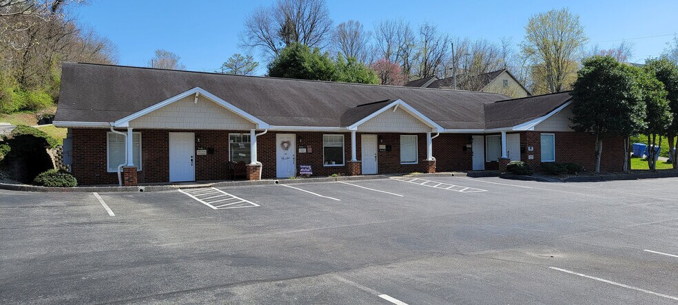 More Photos Of 132 Boone St, Jonesborough Office Residential For Lease