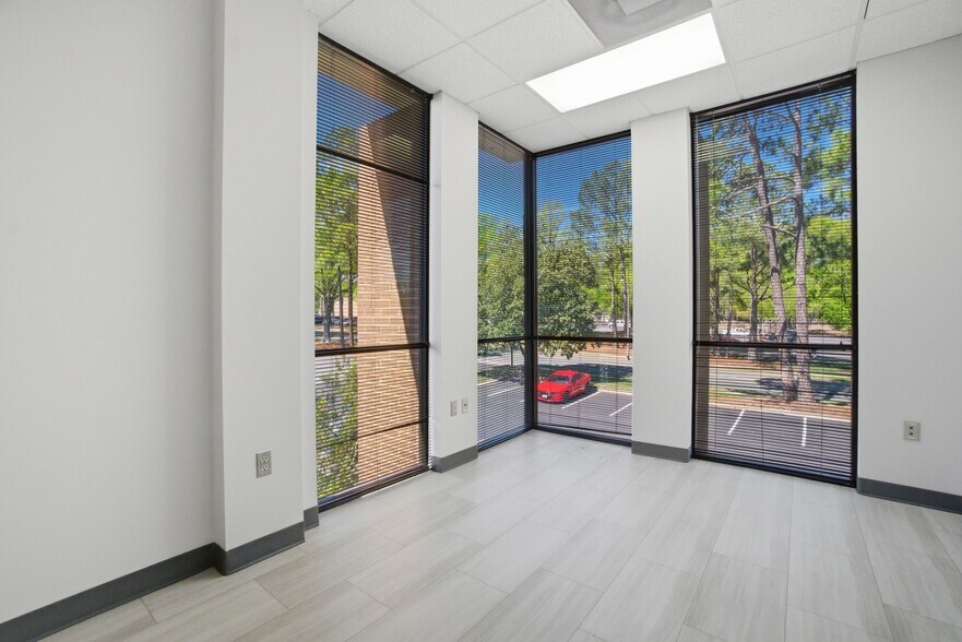 More Photos Of 1603 Santa Rosa Rd, Henrico Medical For Lease