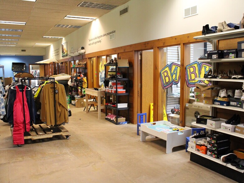 More Photos Of 254 Winnebago Dr, Fond Du Lac Office For Sale
