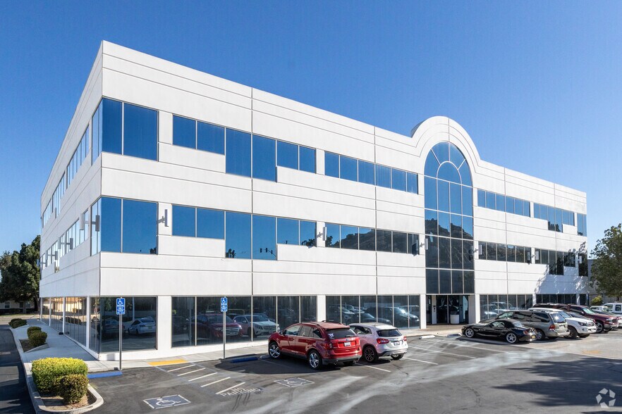 More Photos Of 3400 Central Ave, Riverside Medical For Lease