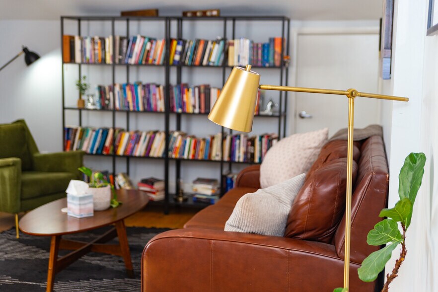 More Photos Of 531 E Lynwood St, Phoenix Office Residential For Sale