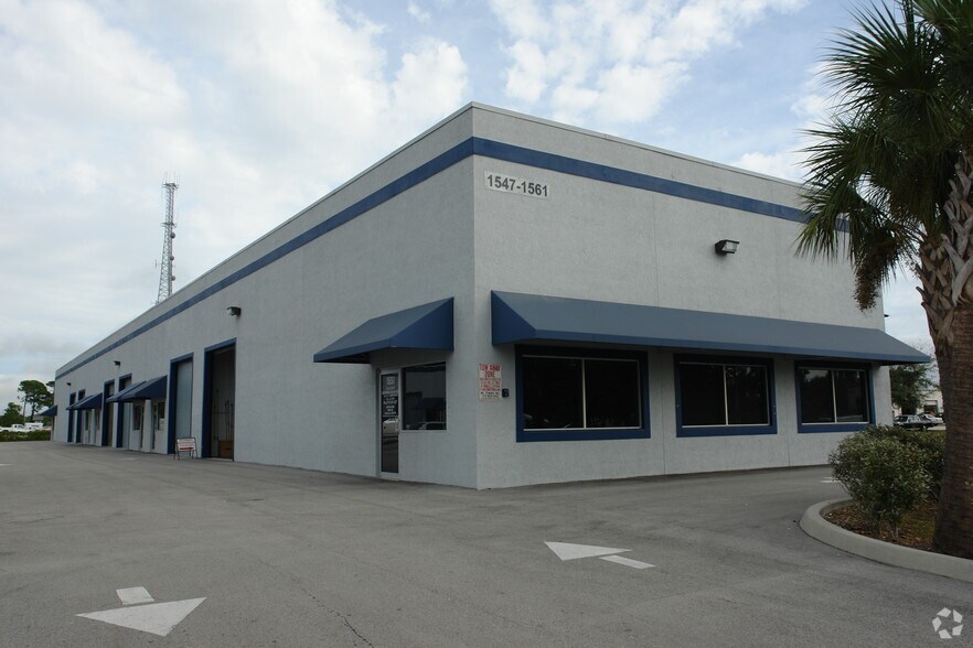 More Photos Of 1553 SE South Niemeyer Cir, Port Saint Lucie Warehouse For Sale