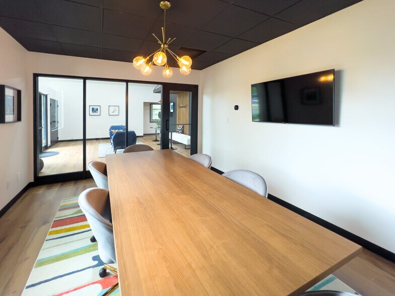 More Photos Of 7510 E 82nd St, Indianapolis Office For Lease