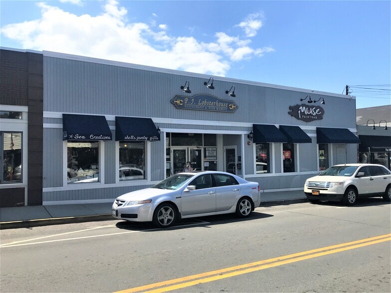 Primary Photo Of 134 Main St, Port Jefferson Restaurant For Sale
