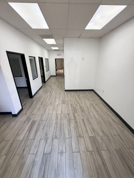 More Photos Of 1900 E Warner Ave, Santa Ana Light Manufacturing For Lease