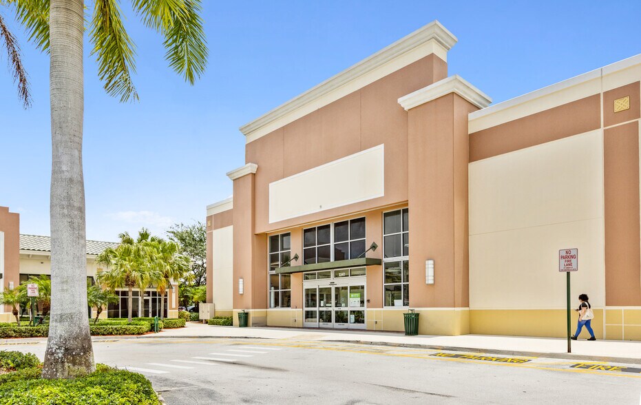 More Photos Of Sample Rd @ US 441, Coral Springs Unknown For Lease