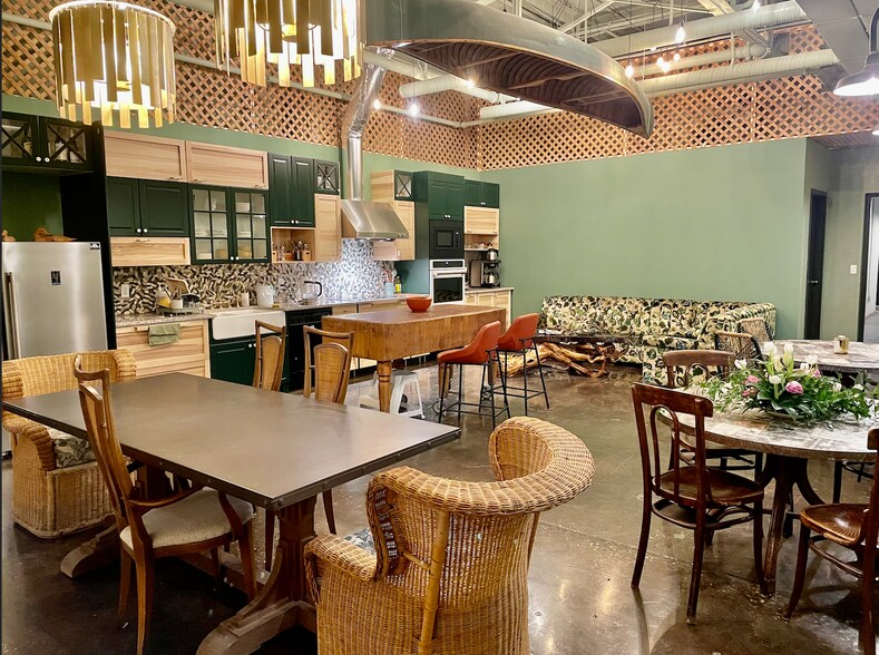 More Photos Of 1212 34th Ave SE, Calgary Coworking Space