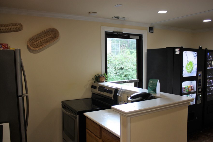 More Photos Of 4913 Professional Ct, Raleigh Office For Lease