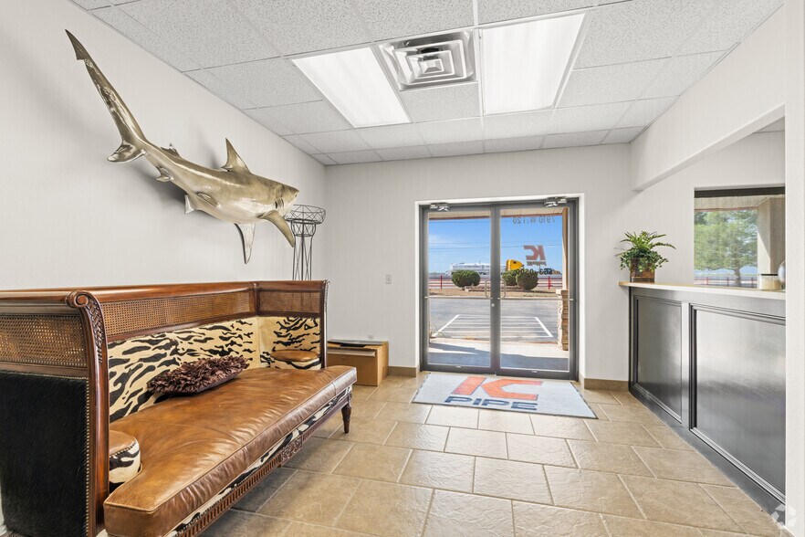 More Photos Of 7910 Interstate 20, Midland Service For Lease