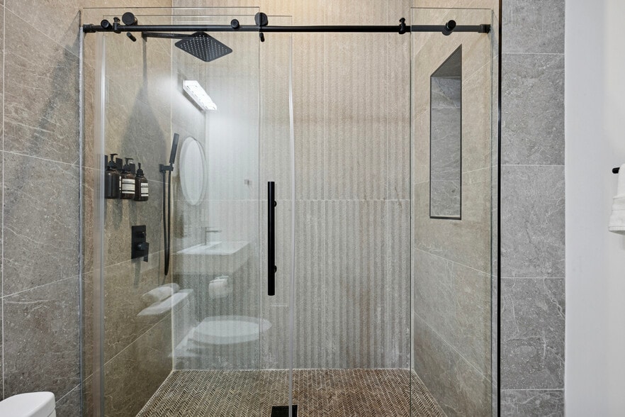 More Photos Of 1325 Spruce St, Philadelphia Hotel For Sale