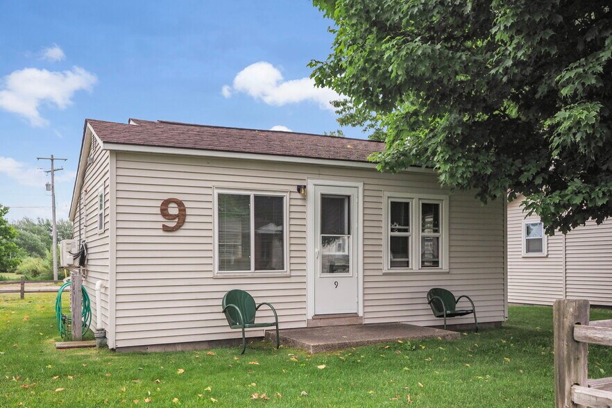 More Photos Of 17229 Northwood Hwy, Arcadia Hotel For Sale