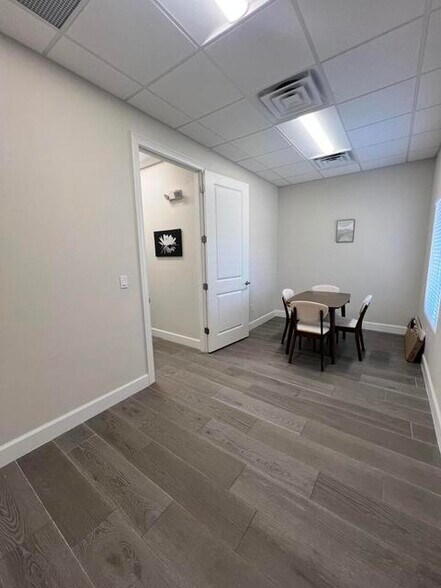 More Photos Of 3165 Suntree Blvd, Rockledge Office For Lease