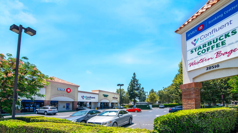 More Photos Of 20516 Devonshire St, Chatsworth Storefront For Lease