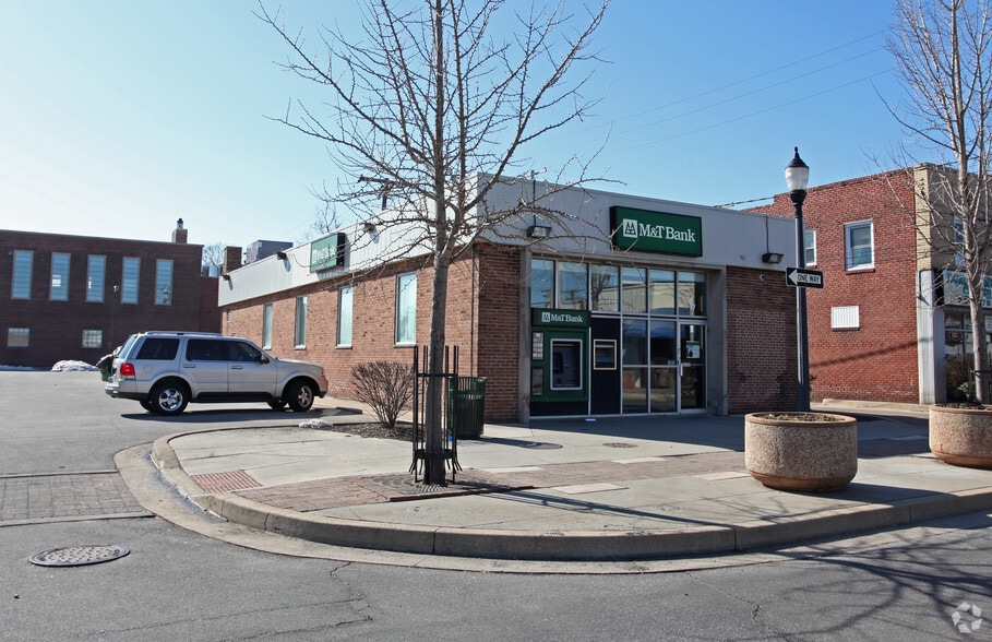 Primary Photo Of 17 Center Pl, Dundalk Storefront For Sale