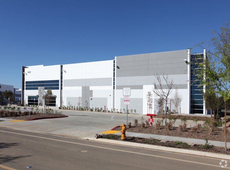 More Photos Of 3851 Schaufele Ave, Long Beach Manufacturing For Lease