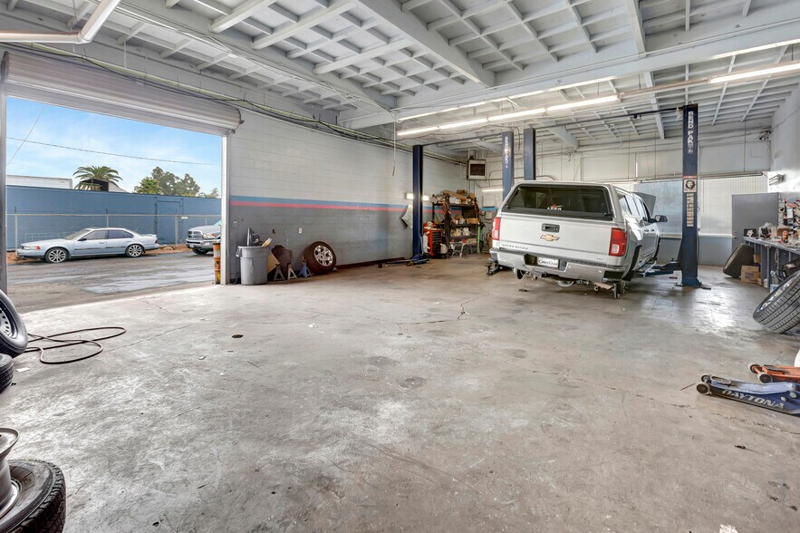 More Photos Of 1731 S Cactus Ave, Rialto Auto Dealership For Sale
