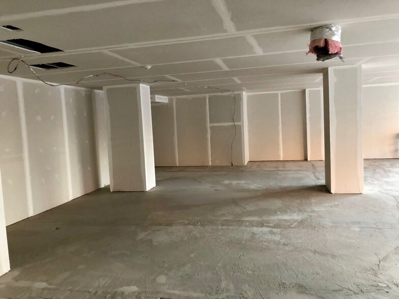 65 W Broad St, Rochester, NY 14614 Medical Office For Lease