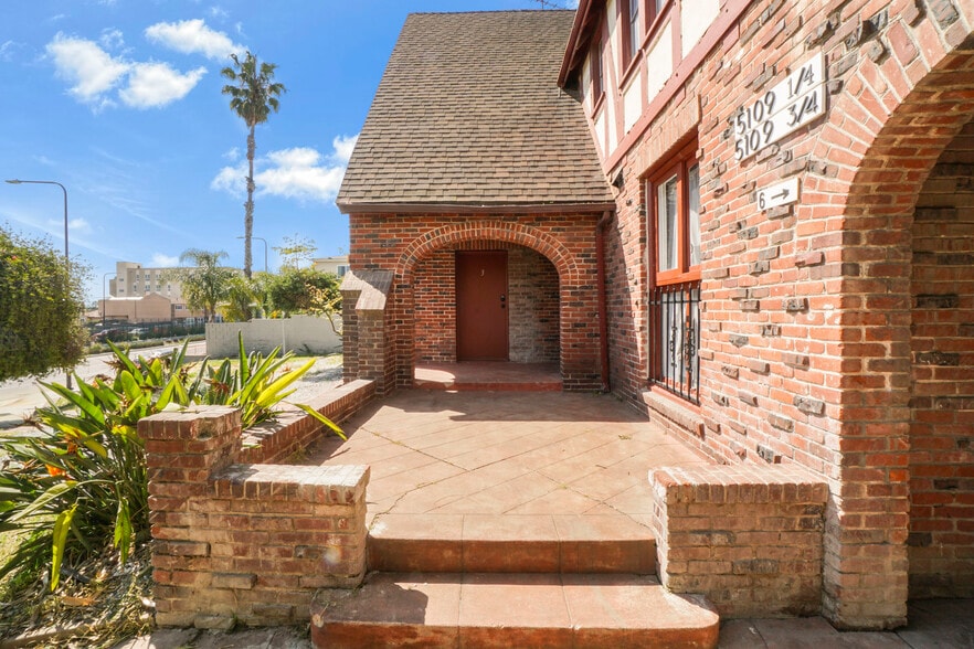 More Photos Of 5107 Crenshaw Blvd, Los Angeles Apartments For Sale