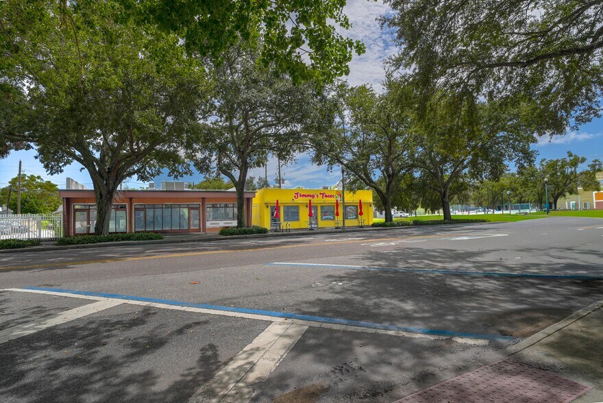 More Photos Of 2531 Central Ave, Saint Petersburg Coworking Space