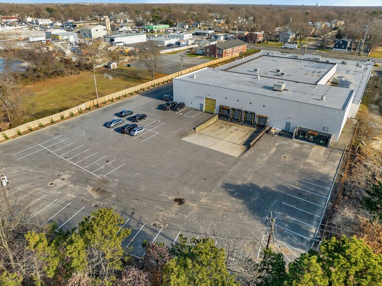More Photos Of 1560 Fifth Ave, Bay Shore Warehouse For Sale
