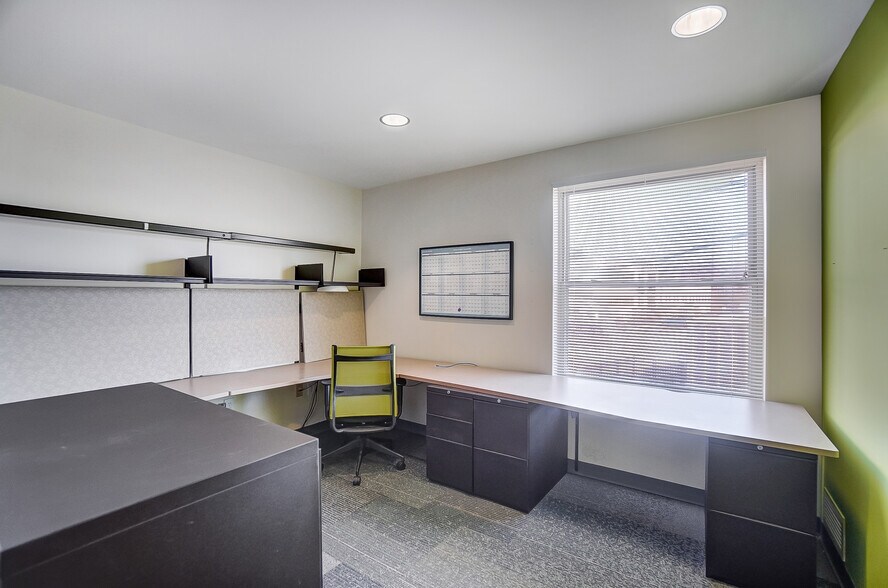 More Photos Of 3925-3927 Brotherton Rd, Cincinnati Office For Sale