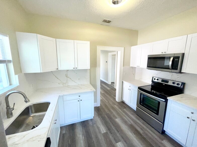 More Photos Of , Saint Petersburg Multifamily For Sale