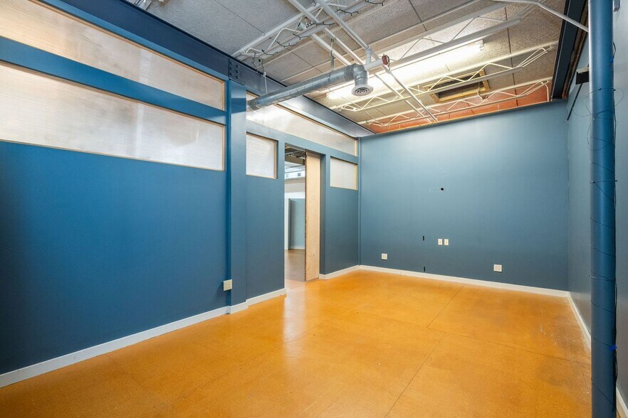 More Photos Of 1320 E Washington St, Louisville Light Manufacturing For Sale