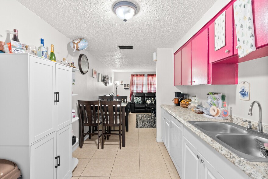 More Photos Of 8040 47th Ave N, Saint Petersburg Apartments For Sale
