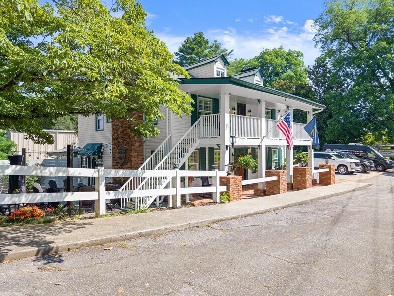 More Photos Of 168 W Main St, Dahlonega Hospitality For Sale