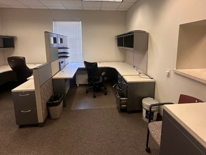 More Photos Of 1730 N Limestone St, Springfield Loft Creative Space For Lease