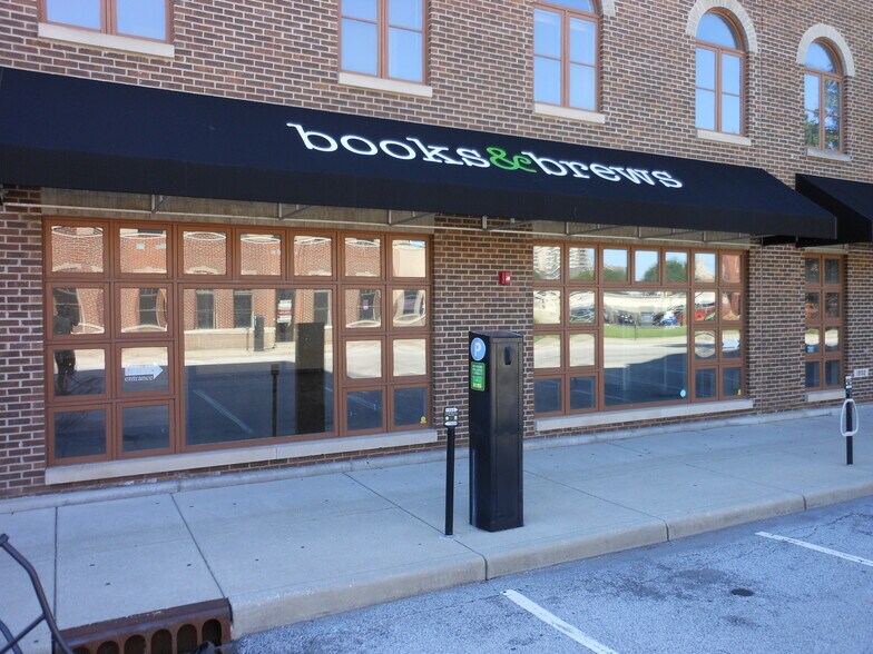 More Photos Of 643 Massachusetts Ave, Indianapolis Storefront For Lease