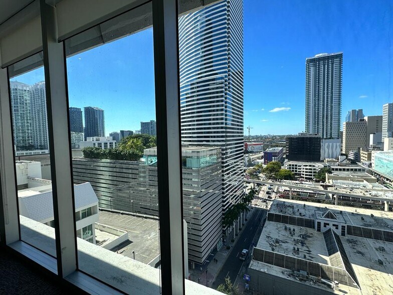 More Photos Of 150 SE 2nd Ave, Miami Office Residential For Sale