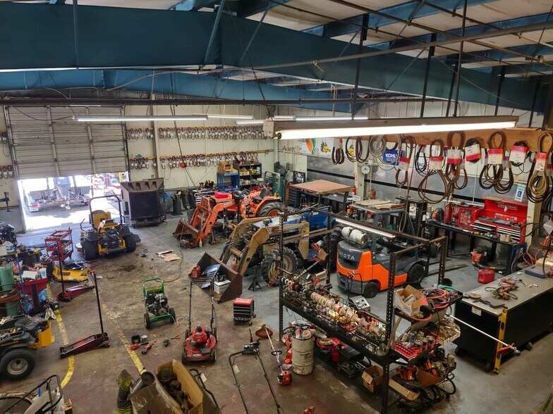 More Photos Of 821 N US Highway 17, Longwood Freestanding For Lease