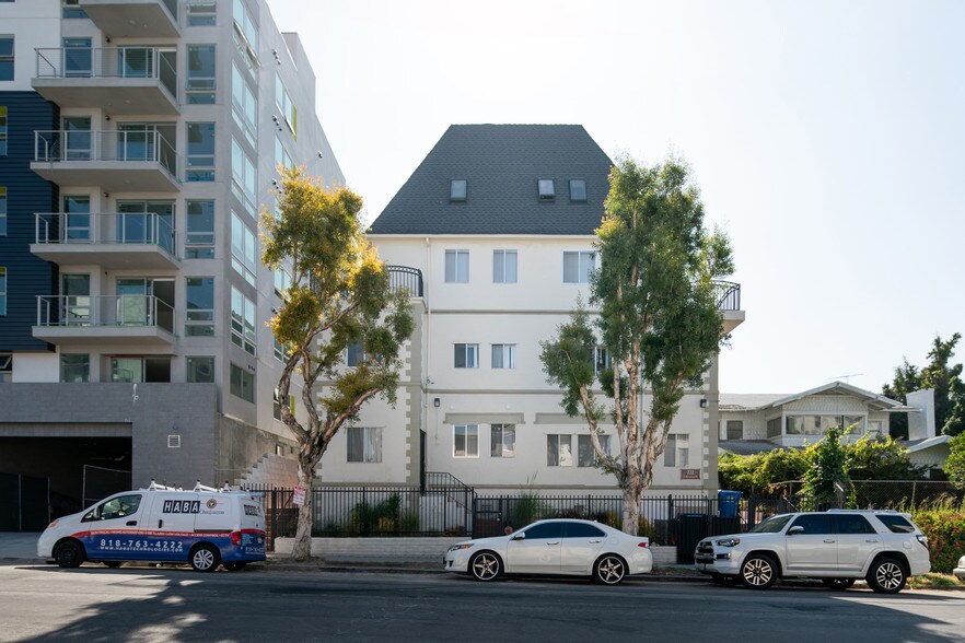 More Photos Of 722 S Manhattan Pl, Los Angeles Apartments For Sale