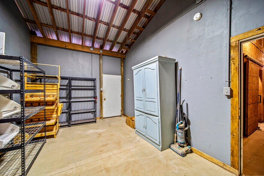 More Photos Of 6600 Vrooman Rd, Painesville Horse Stables For Sale