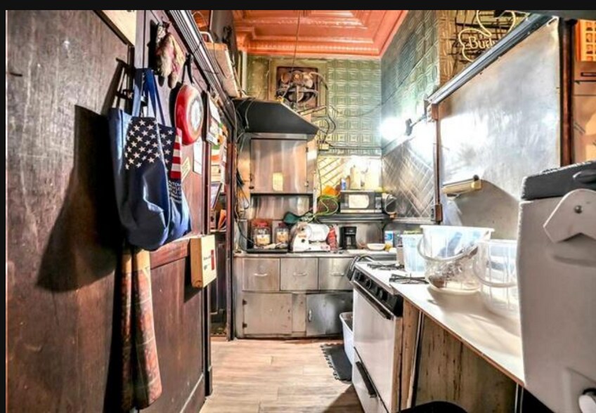 More Photos Of 699 Elm St, Kearny Flex For Sale
