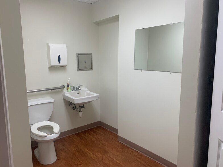 More Photos Of 255 Fortenberry Rd, Merritt Island Medical For Sale