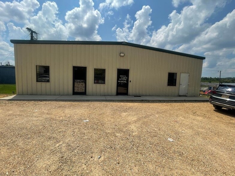 More Photos Of 1918 N 2nd St, Booneville Warehouse For Sale