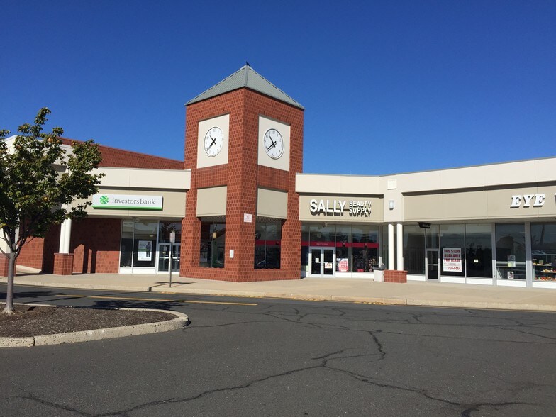 More Photos Of 561 US Highway 1, Edison Bank For Lease