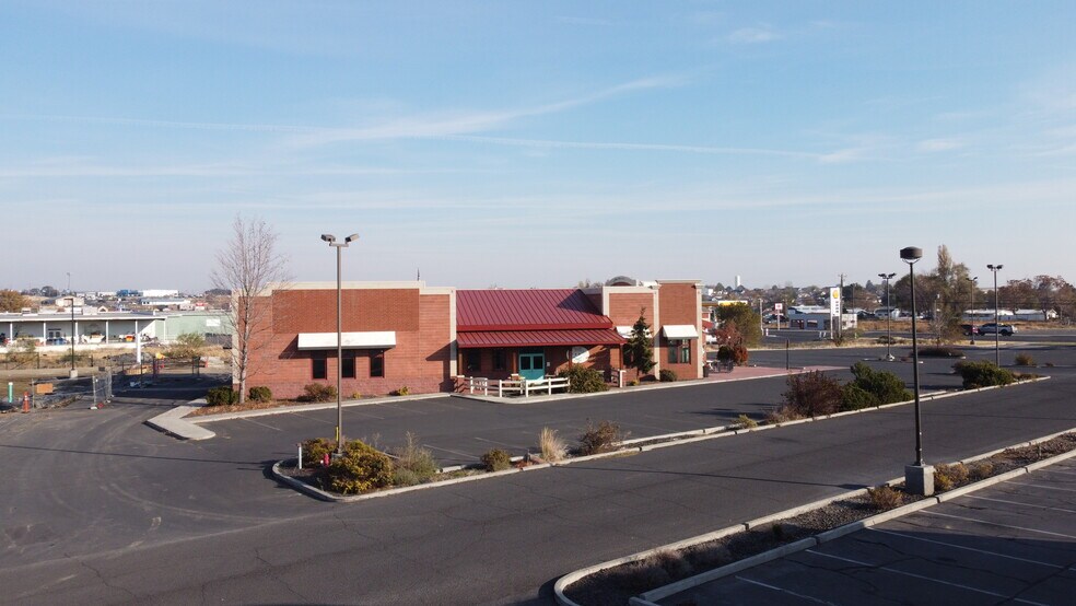 More Photos Of 1619 N 1st St, Hermiston Restaurant For Lease