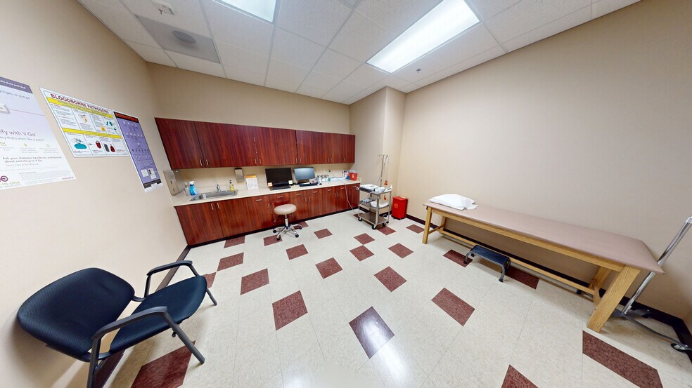 More Photos Of 5105 Camino Al Norte Rd, North Las Vegas Office For Lease