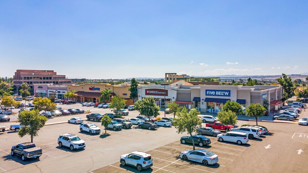 More Photos Of 2755 Canyon Springs Pky, Riverside Unknown For Lease