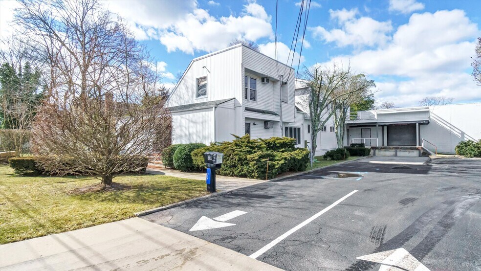 More Photos Of 32 Chichester Ave, Center Moriches Industrial For Sale
