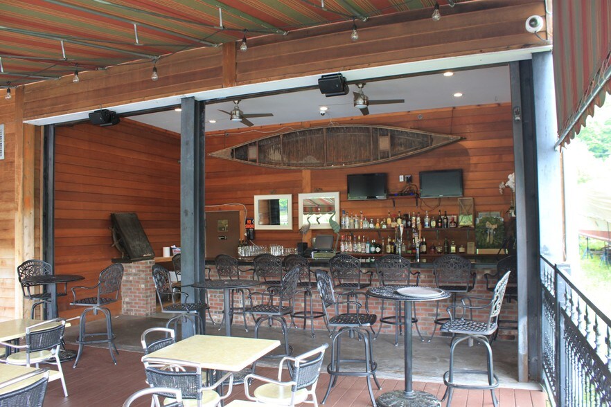 More Photos Of 88-110 Rondout Landing, Kingston Restaurant For Sale